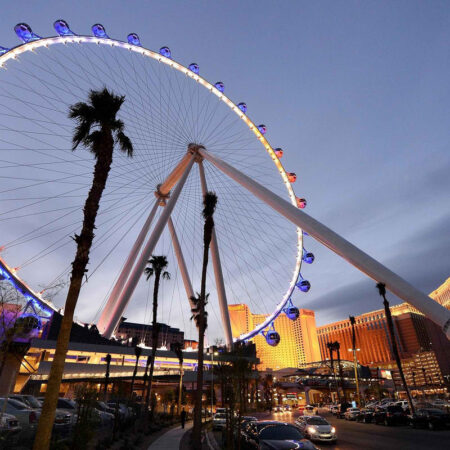 В Лас-Вегасе построили самое большое колесо обозрения
