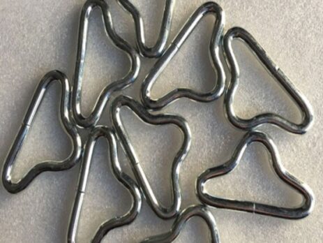 Треугольная скоба для батута Комплектующие для детских игровых лабиринтов в Украине