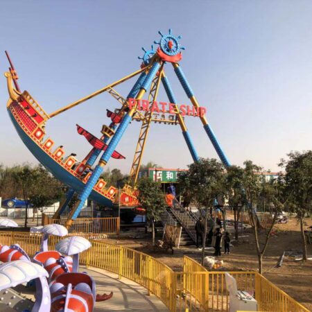 Купить трековый аттракцион Pirate Ship на 24 места в Украине